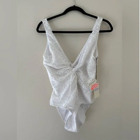 Free People Juillet NWT White Eyelets One-Piece Swimsuit size L - Picture 3 of 10